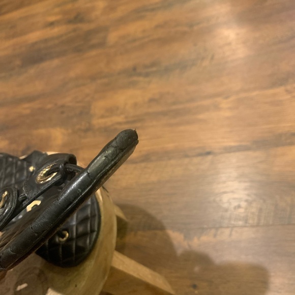 Burberry Black Quilted Sandals / Thong - Picture 5 of 11